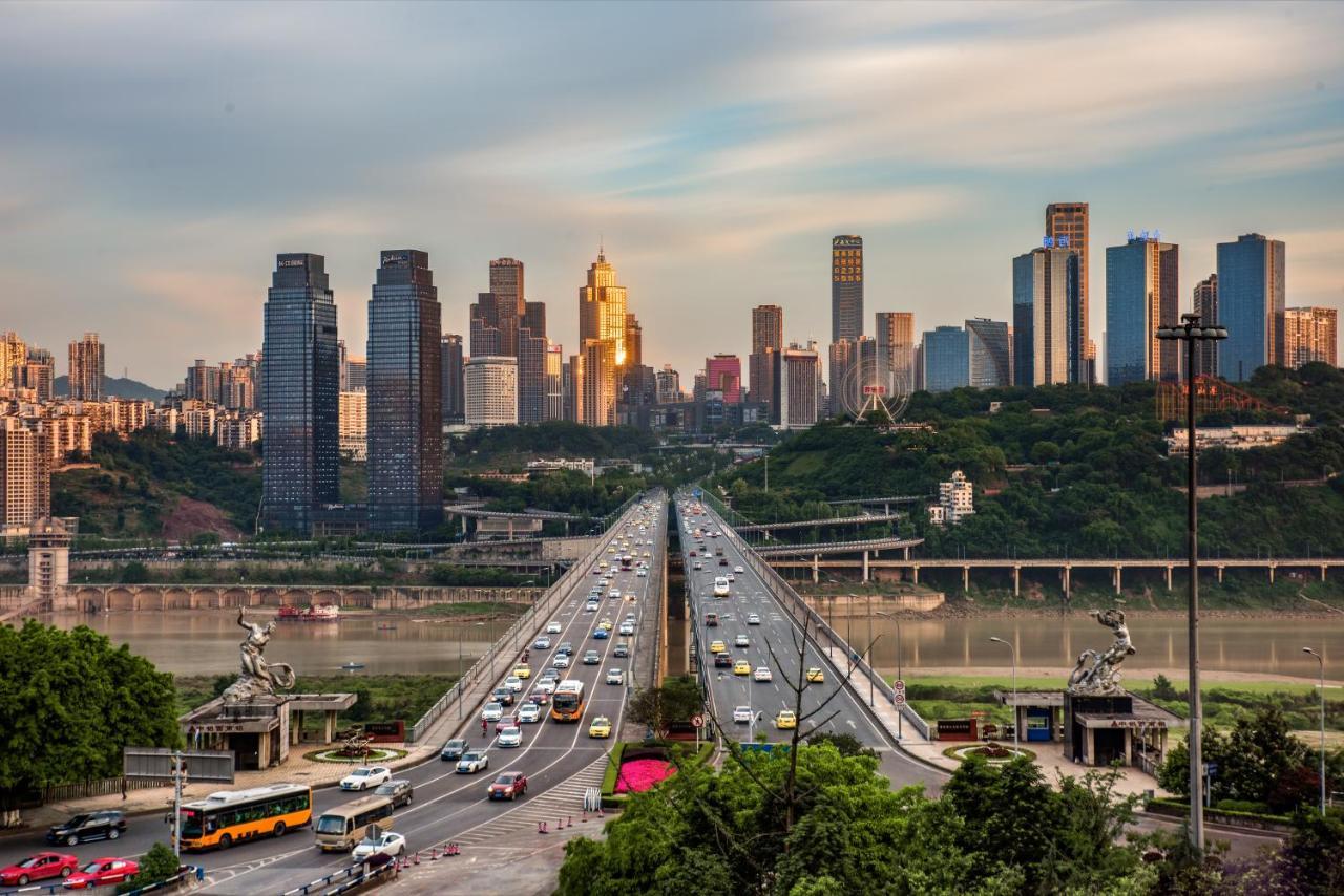 Radisson Blu Plaza Chongqing - Free 2 Bottle Of Local Beer Per Room During Stay Екстериор снимка