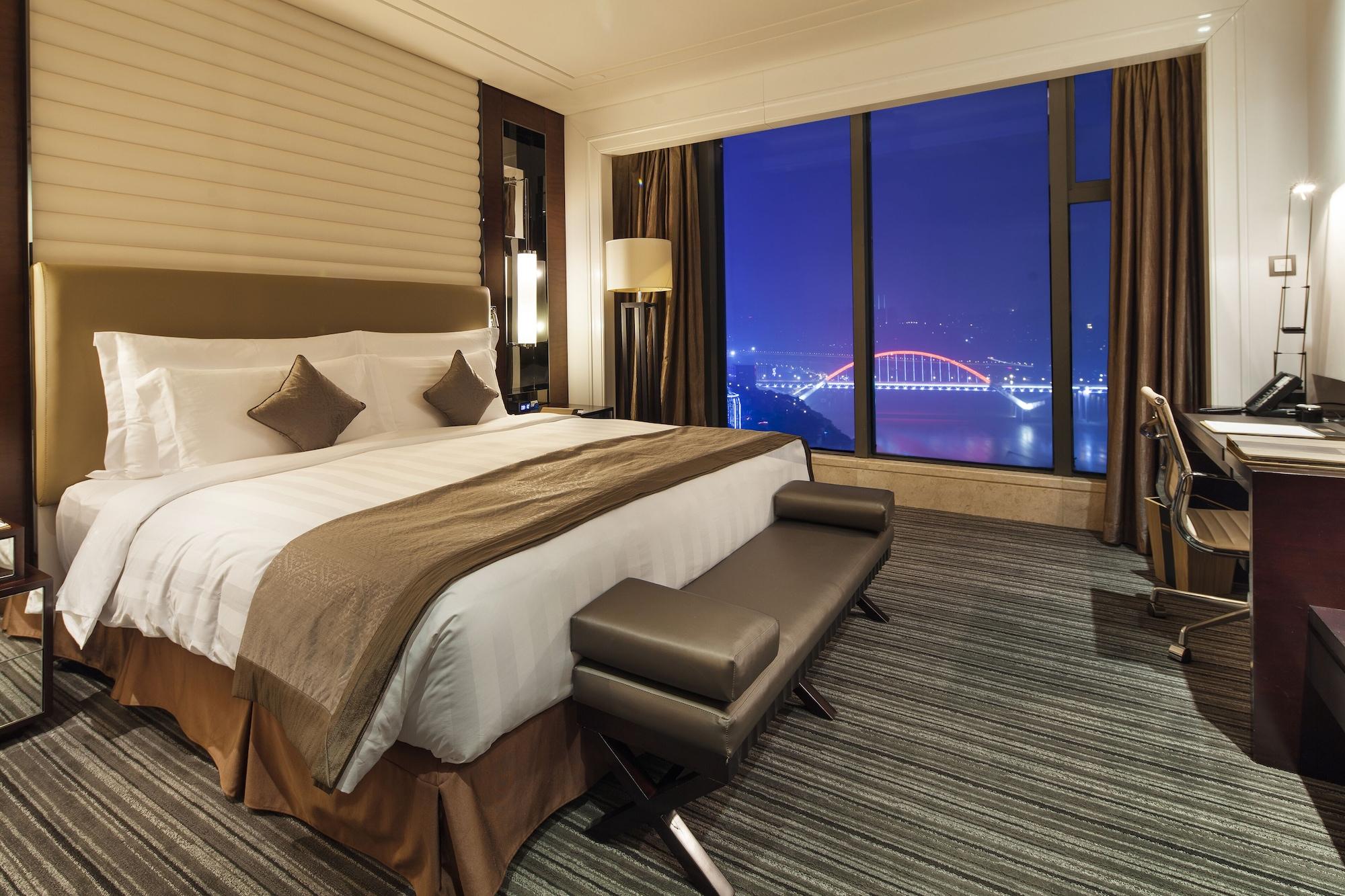 Radisson Blu Plaza Chongqing - Free 2 Bottle Of Local Beer Per Room During Stay Екстериор снимка
