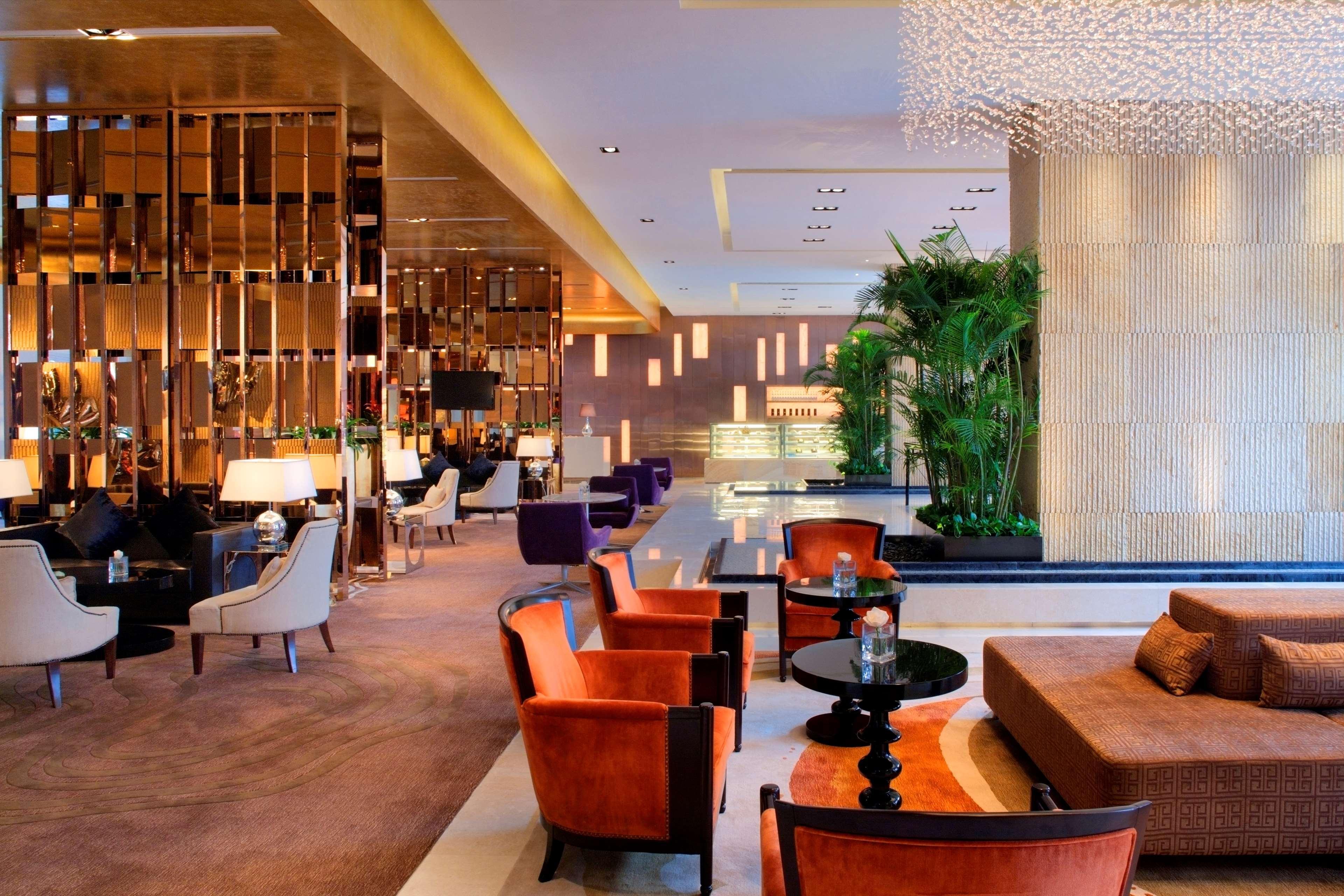 Radisson Blu Plaza Chongqing - Free 2 Bottle Of Local Beer Per Room During Stay Интериор снимка