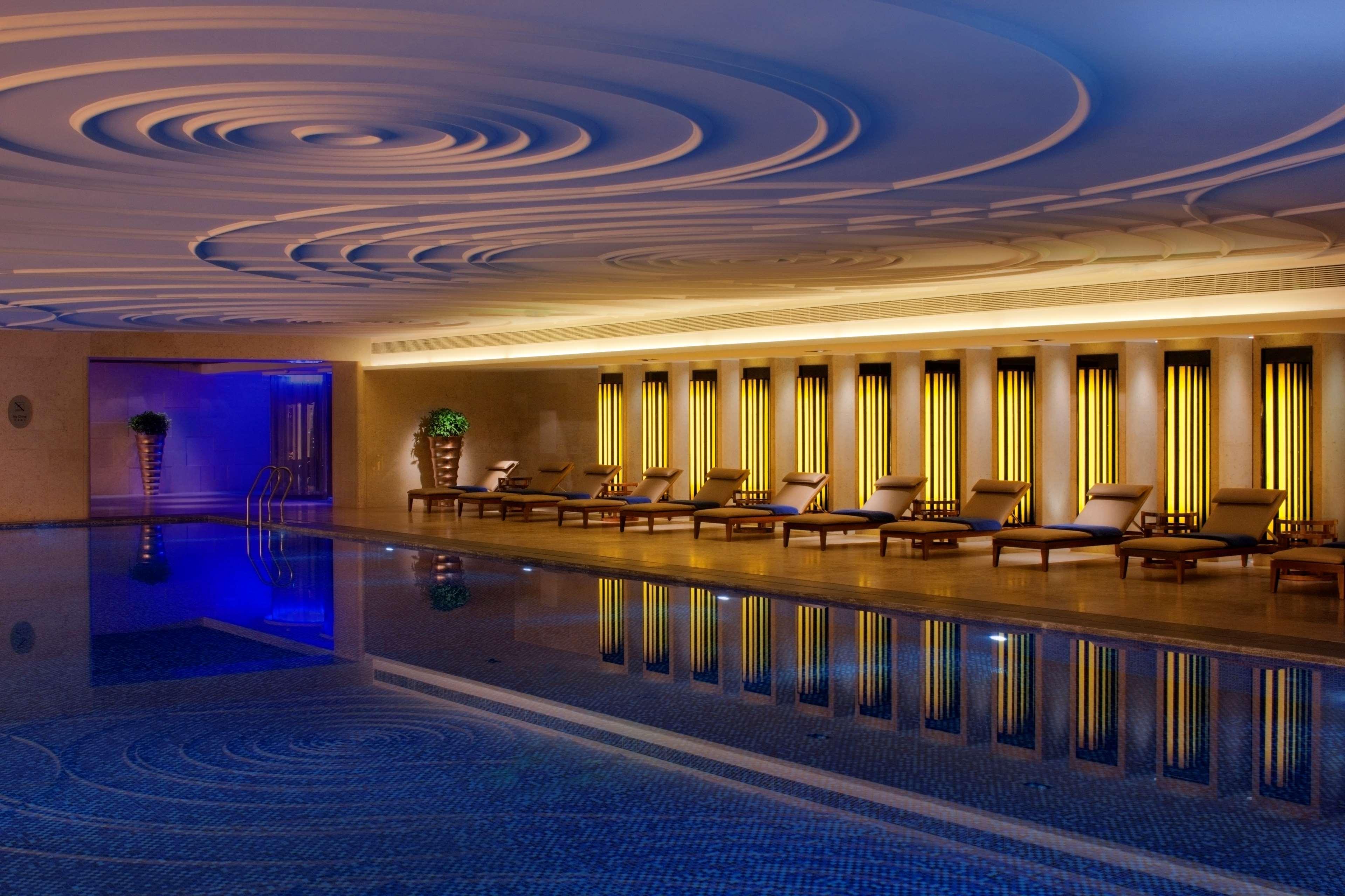 Radisson Blu Plaza Chongqing - Free 2 Bottle Of Local Beer Per Room During Stay Екстериор снимка
