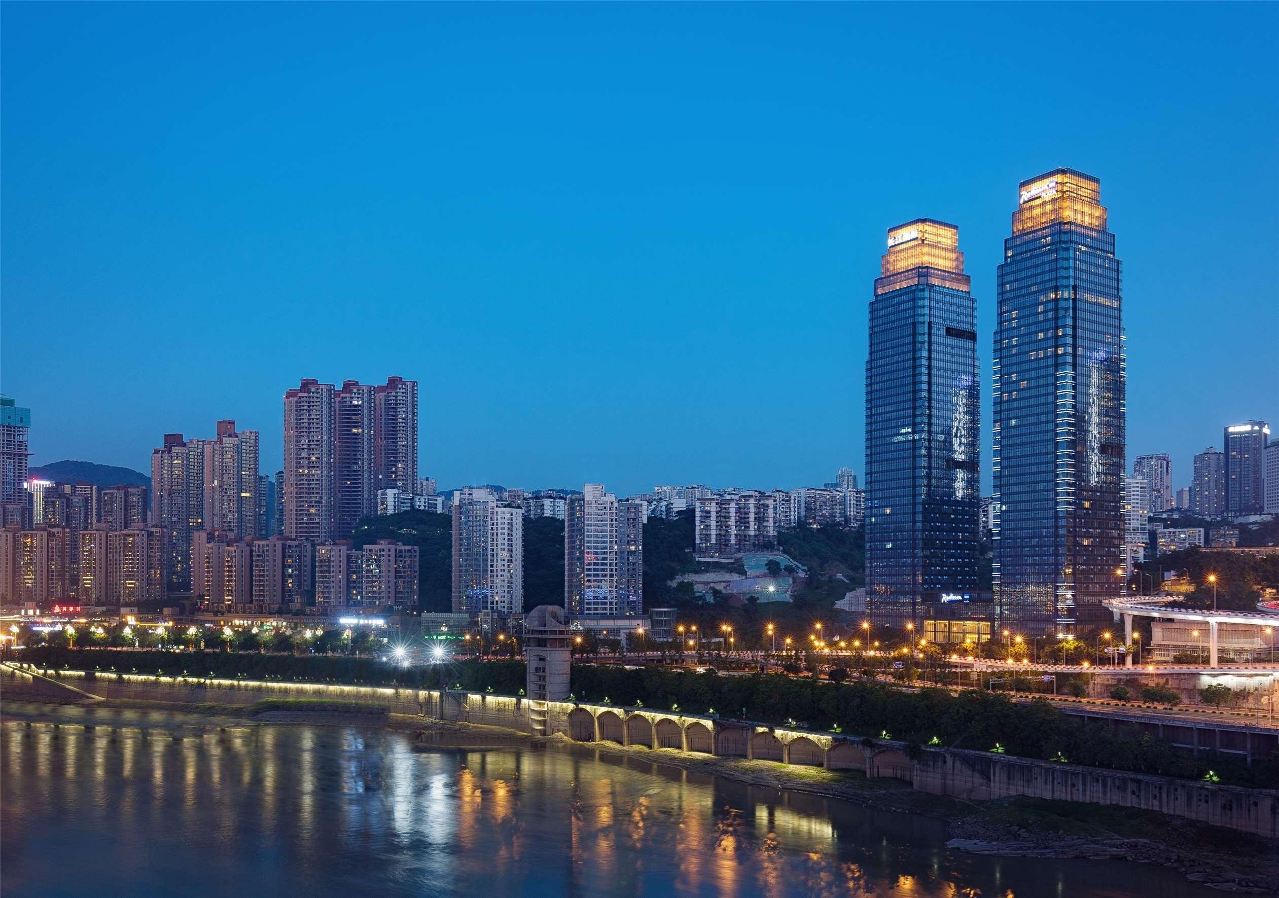 Radisson Blu Plaza Chongqing - Free 2 Bottle Of Local Beer Per Room During Stay Екстериор снимка