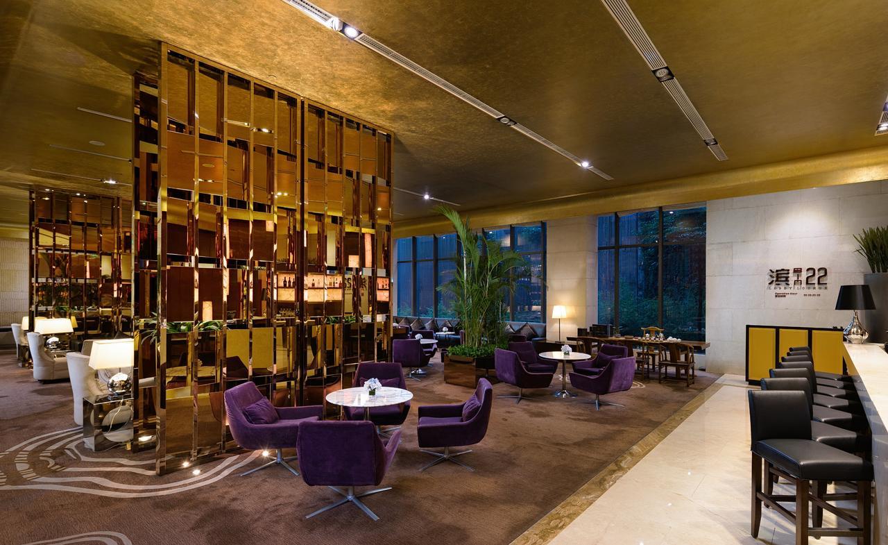 Radisson Blu Plaza Chongqing - Free 2 Bottle Of Local Beer Per Room During Stay Екстериор снимка