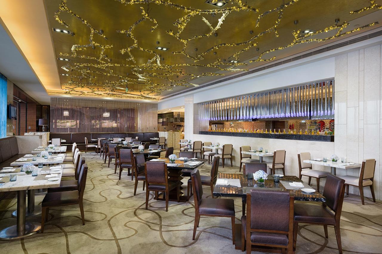 Radisson Blu Plaza Chongqing - Free 2 Bottle Of Local Beer Per Room During Stay Екстериор снимка