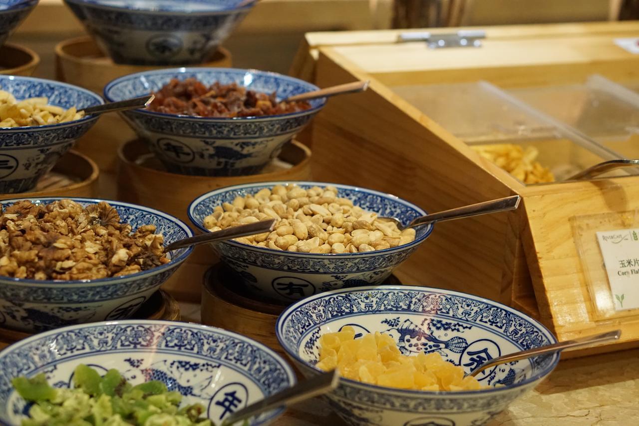 Radisson Blu Plaza Chongqing - Free 2 Bottle Of Local Beer Per Room During Stay Екстериор снимка